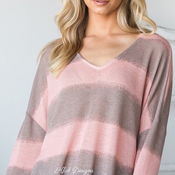❤️LAST! V Neck Relaxed Fit Pink Striped Soft Top! - Picture 6 of 6